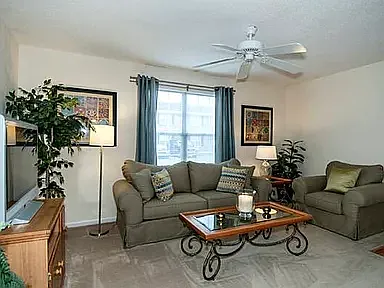 Twin Oaks Apartments — Photo 4