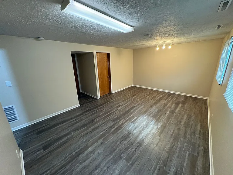 1804 Hartley St — Photo 16