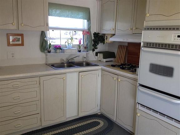 4th image of 331 Mount Isle Ave NE