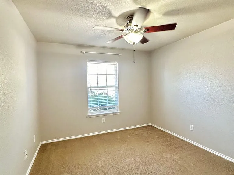 2315 Windy Cir — Photo 15