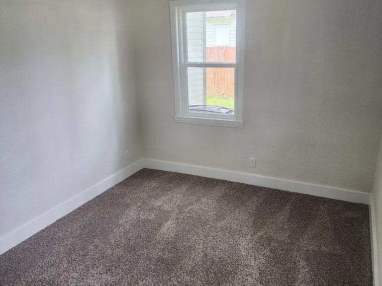 609 Main St #1 — Photo 16