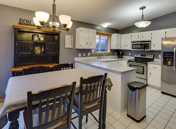 nice and bright kitchen