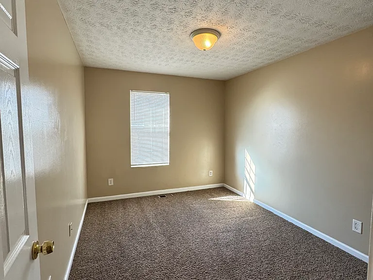 5869 Strathmoor Manor Cir — Photo 9