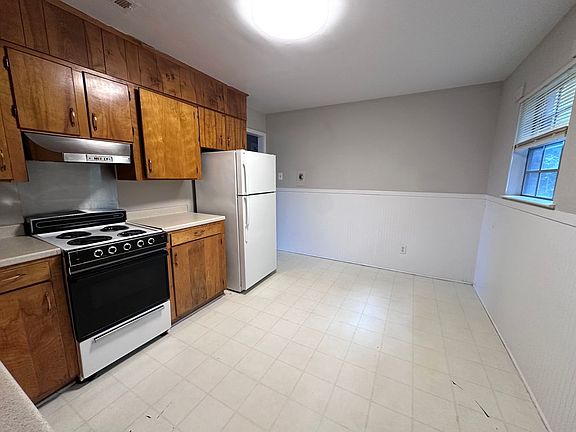 3rd image of 10 Coker Dr SW APT A3