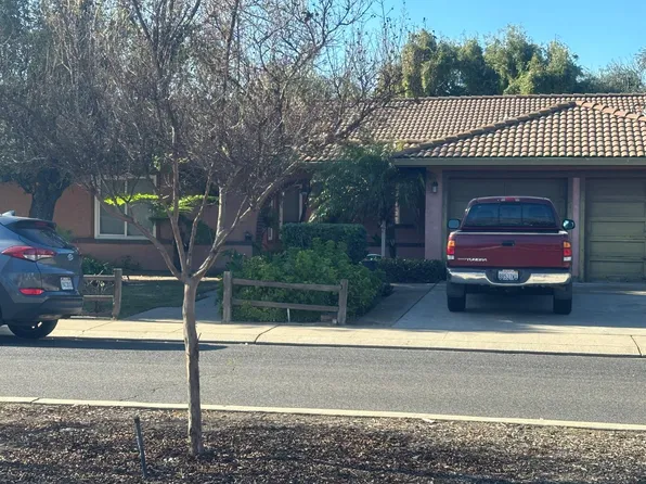 953 Souza Blvd, Manteca, CA 95336