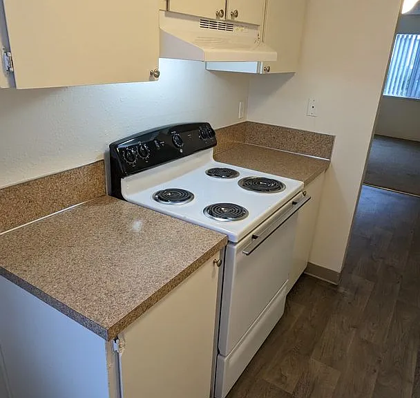 Royal Crest Townhomes — Photo 95