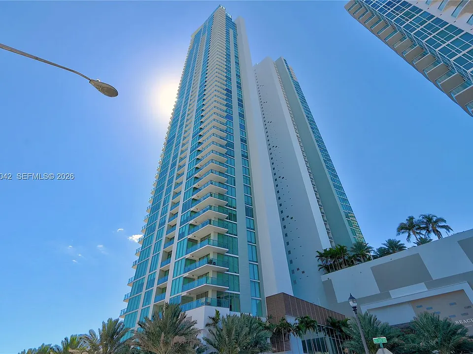 2900 NE 7th Ave #801