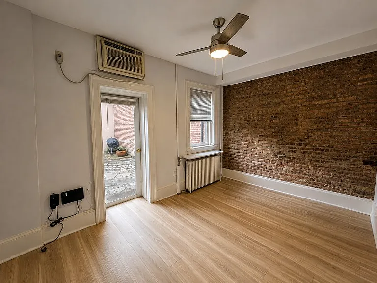 635 G St SE #B — Photo 5