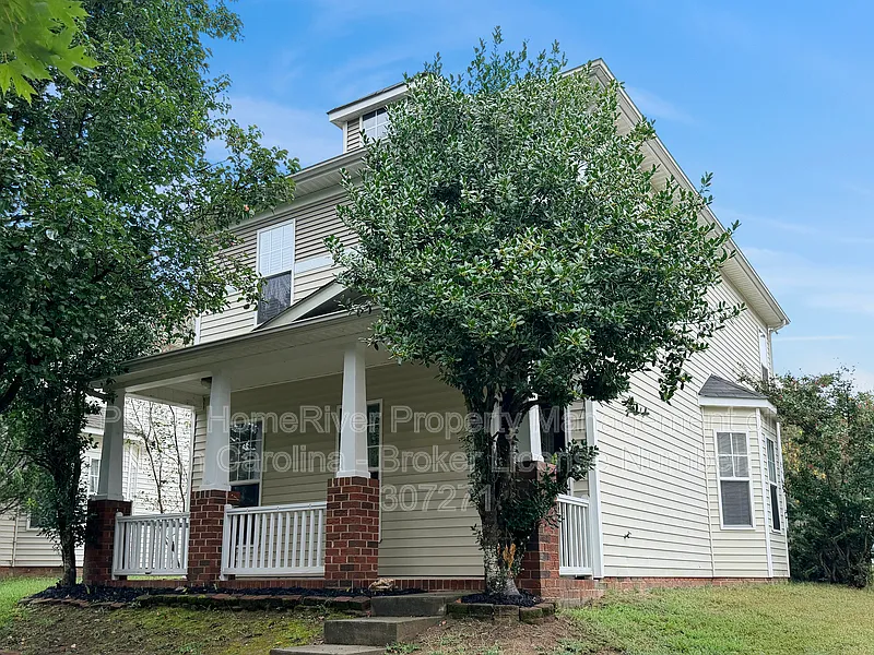 3 bed, 2.5 bath, 1548 sqft, $1,995 — Photo 2