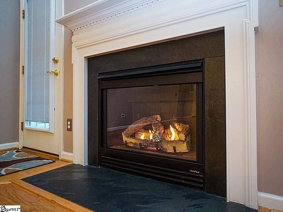5th image of 215 Cherub Ct