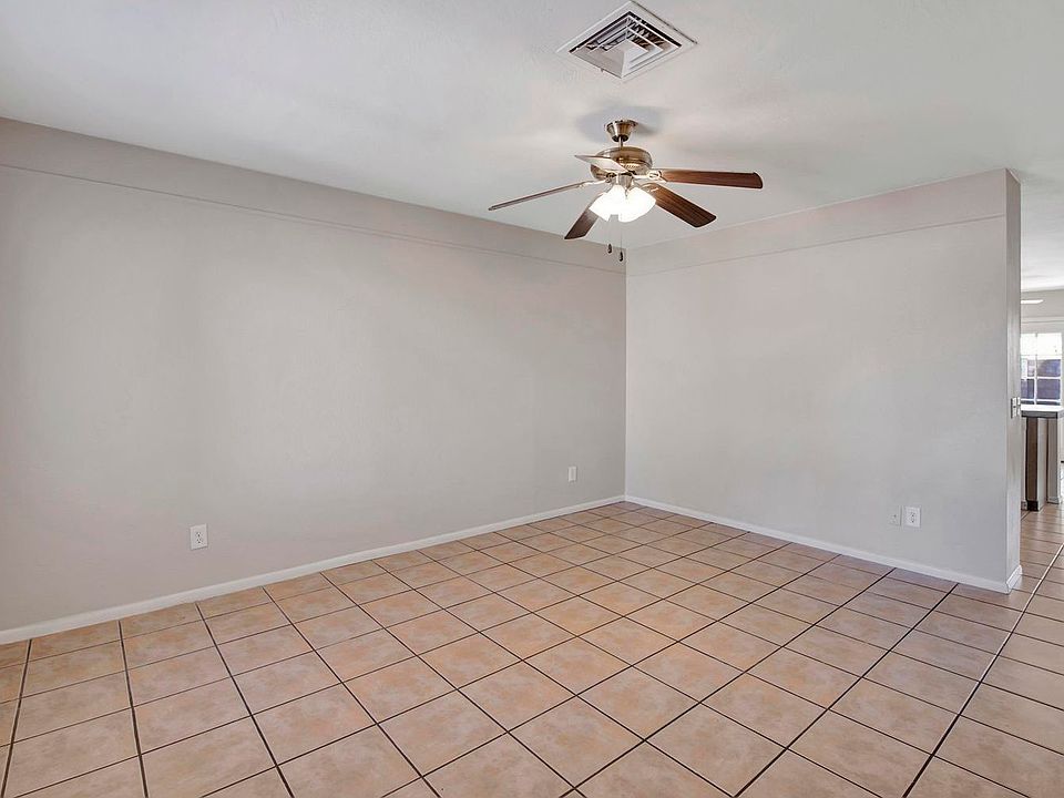 1st image of 20404 N 32nd Ln