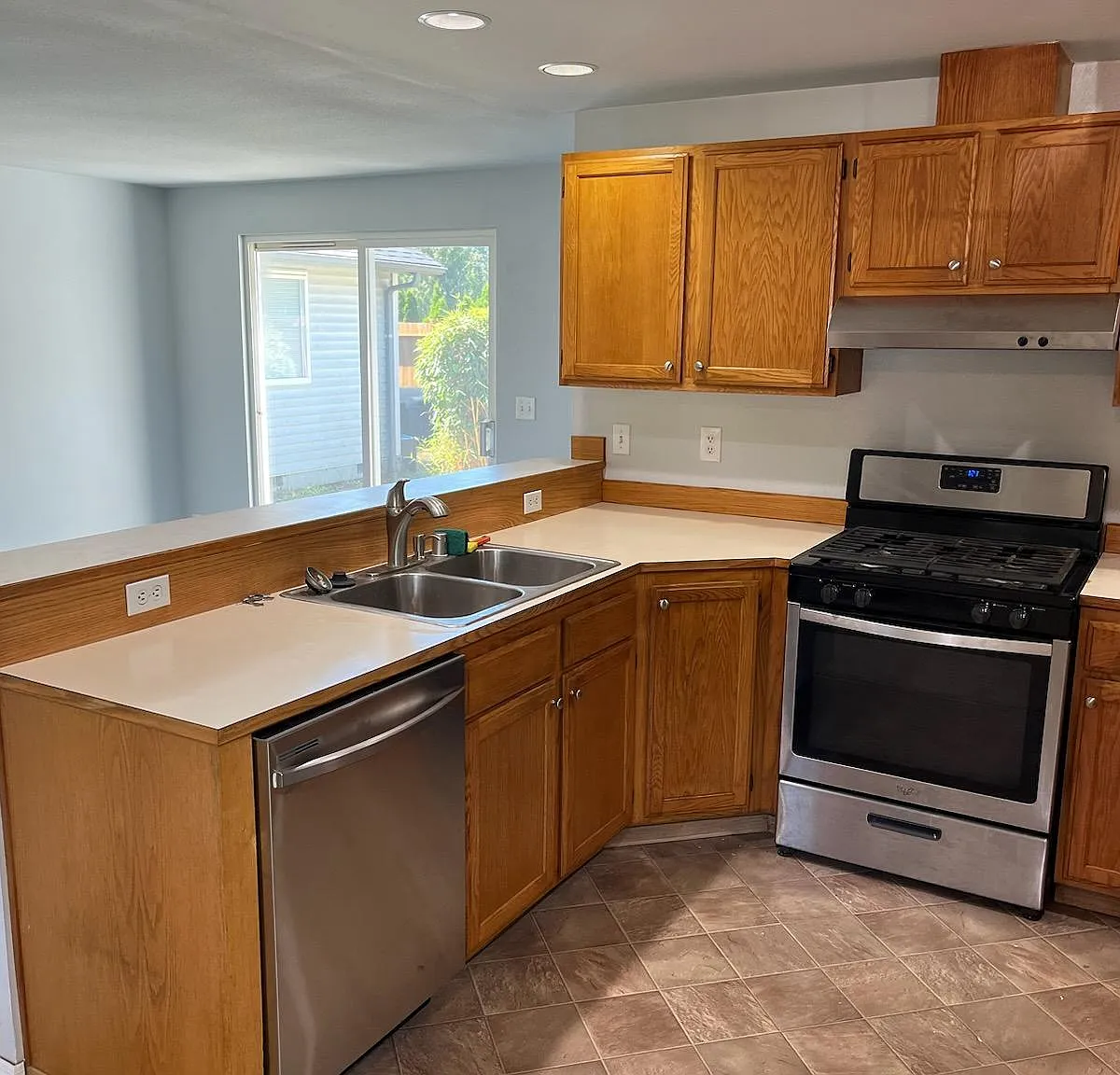 3 bed, 1380 sqft, $2,850 — Photo 1