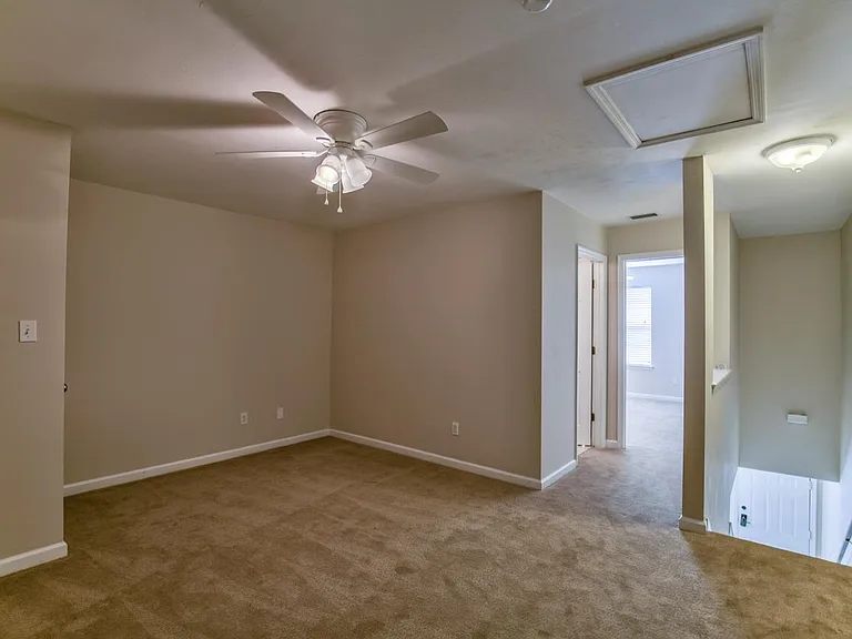 226 Columbia Dr #14 — Photo 16