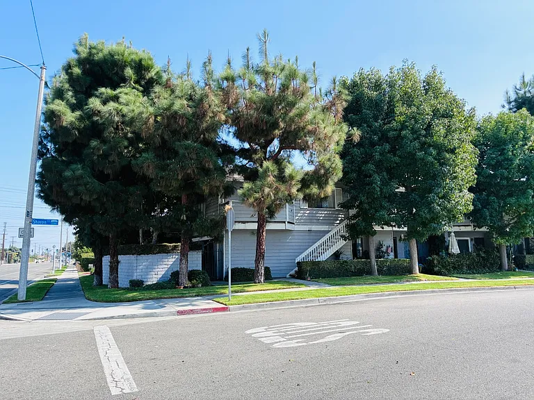 1210 S Sharon Cir #101 — Photo 21