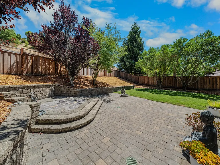 100 Portsmouth Dr — Photo 51