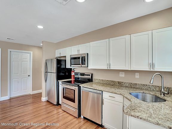 4th image of 409A Portsmouth Dr #1001