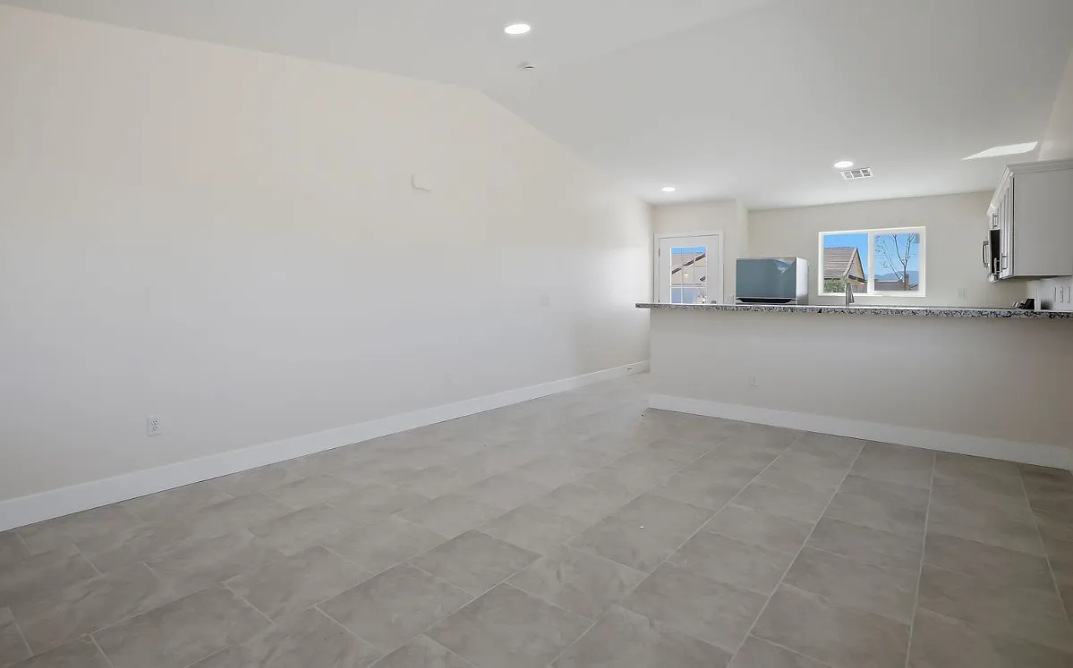 2 bed, 950 sqft, $1,390 — Photo 4
