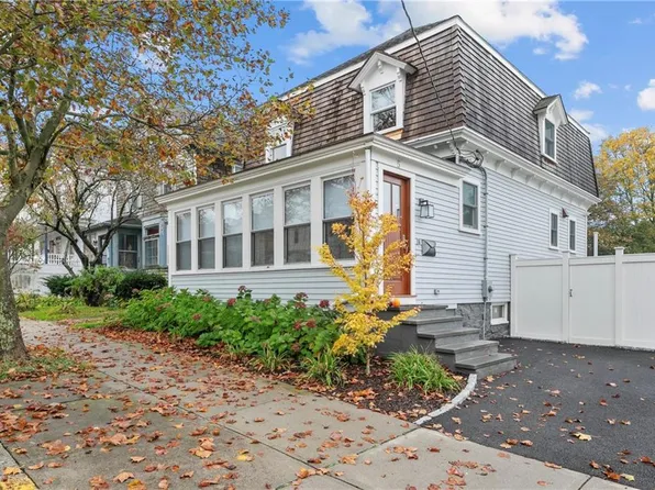 5 Narragansett Ave, Newport, RI 02840