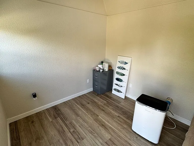 6620 NE Pettibone Dr — Photo 12