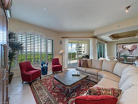5th image of 4801 Island Pond Ct Unit 404