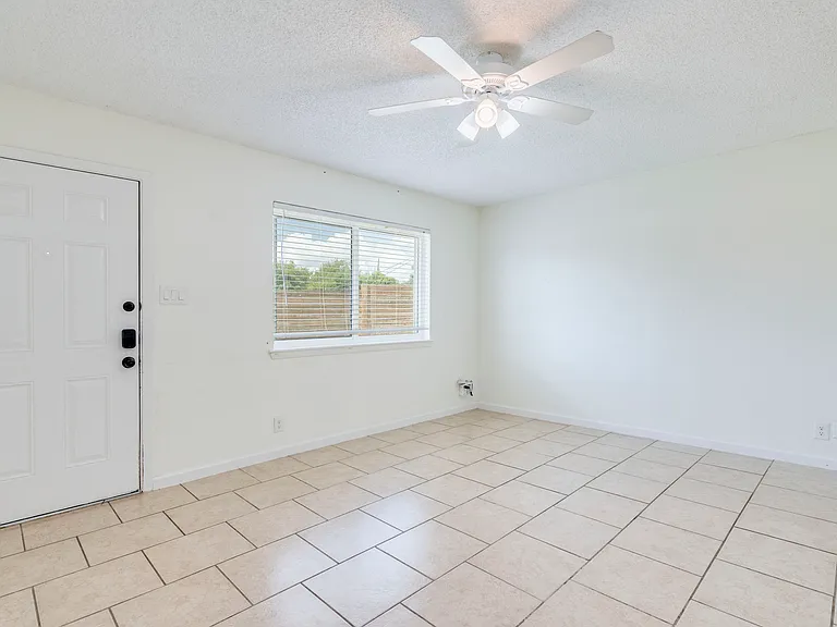 3404 Willowrun Cv #C — Photo 7