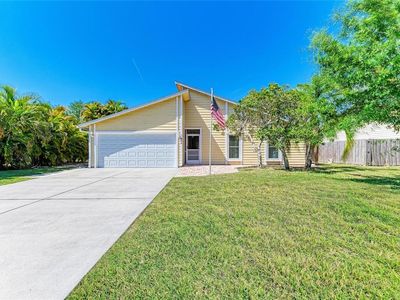 903 Plum Tree Ln, Sarasota, FL, 34243