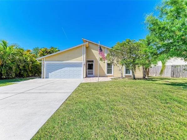 903 Plum Tree Ln, Sarasota, FL 34243