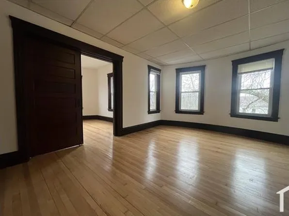 38 Esther St, Worcester, MA 01607