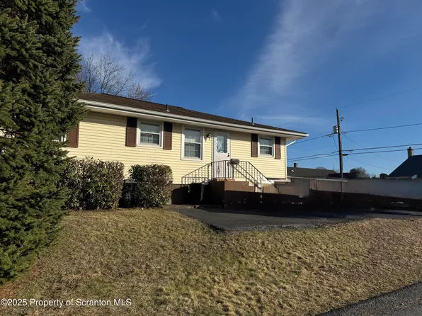 813 Washington St, Throop, PA 18512