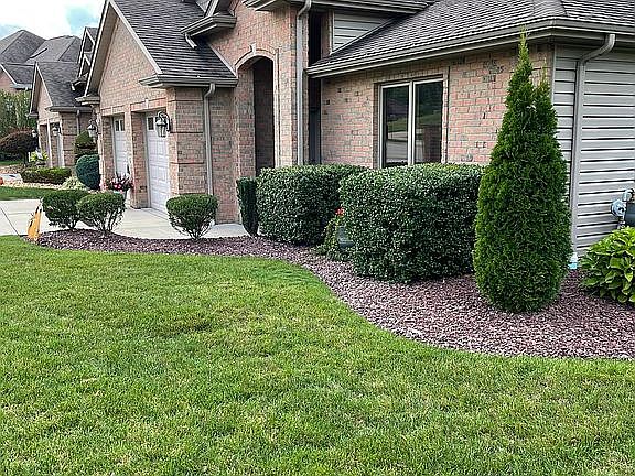 5th image of 650 Westminster Dr