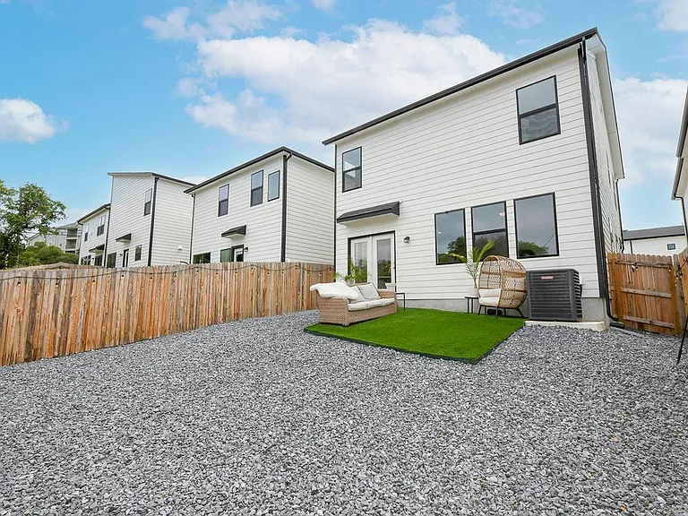 16011 Babcock Rd #13 — Photo 27