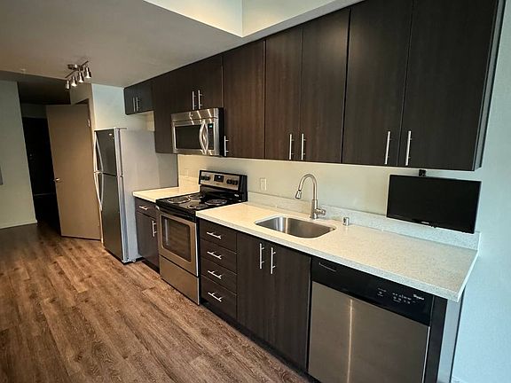 2nd image of 204 5th Ave N #501