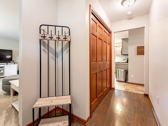 4th image of 9447 Prairie Ridge Ct