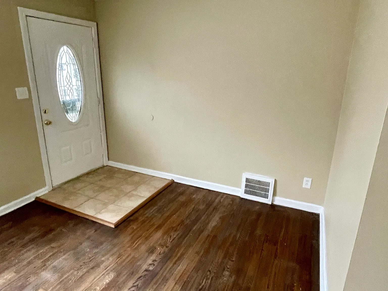 3 bed, 1.0 bath, 1092 sqft, $1,450 — Photo 4