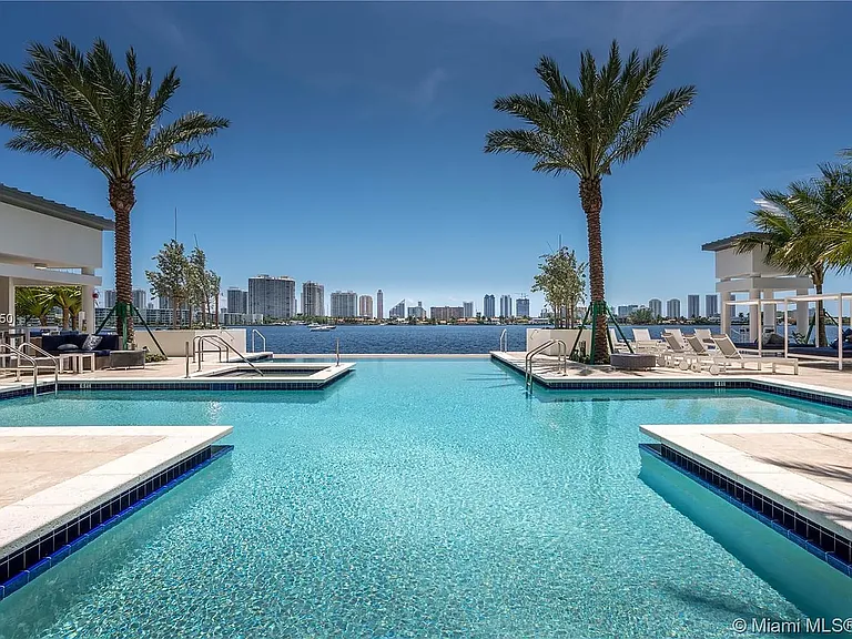 17301 Biscayne Blvd #1702 — Photo 8
