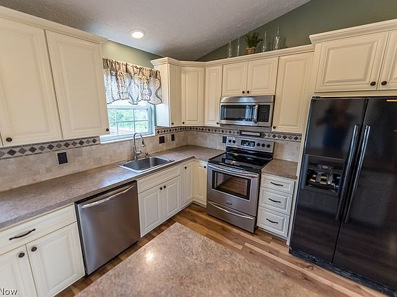 3rd image of 6504 Pilot Knob Ave NE