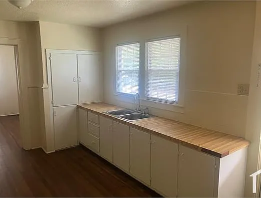 4 bed, 1130 sqft, $1,950 — Photo 2