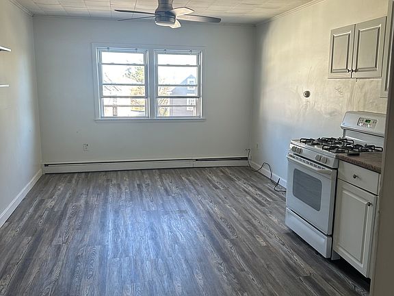 4th image of 259 Maplewood Ave #5