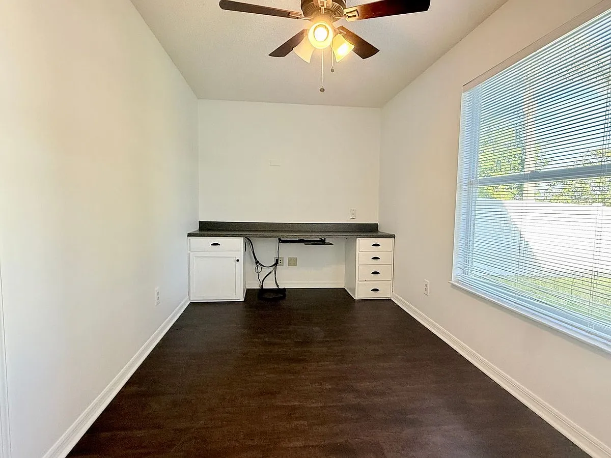 1512 Ison Ln — Photo 2