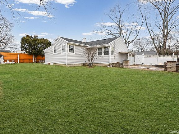 5th image of 186 Westwood Drive