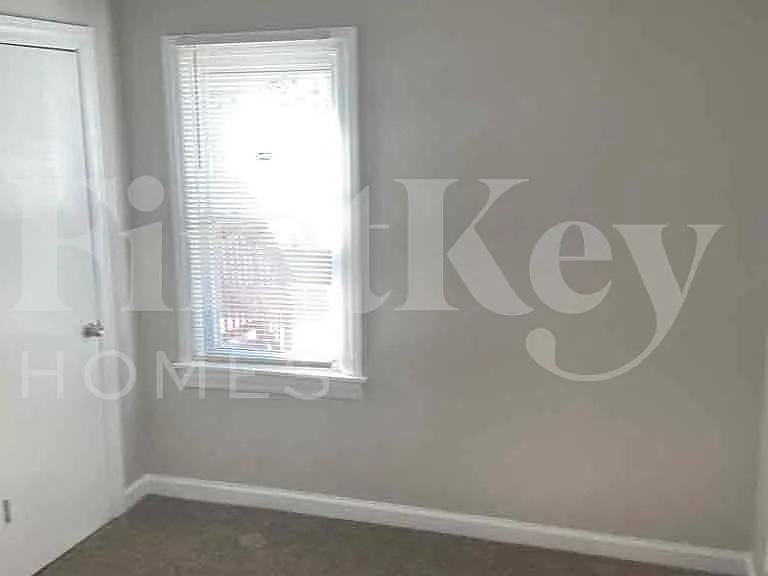14646 Atlantic Ave — Photo 9