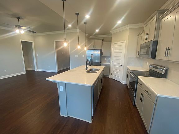 4th image of 107 Midpark Dr