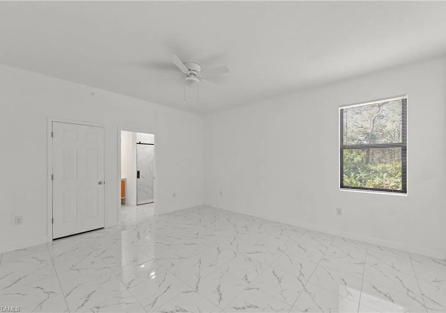 Unfurnished 3+ Den /3 bath / 1 car garage Single Family Home in Lehigh Acres — Photo 4