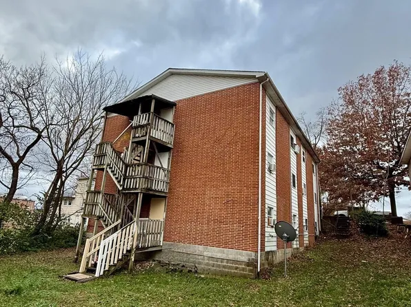 410 W Freeman St, Carbondale, IL 62901