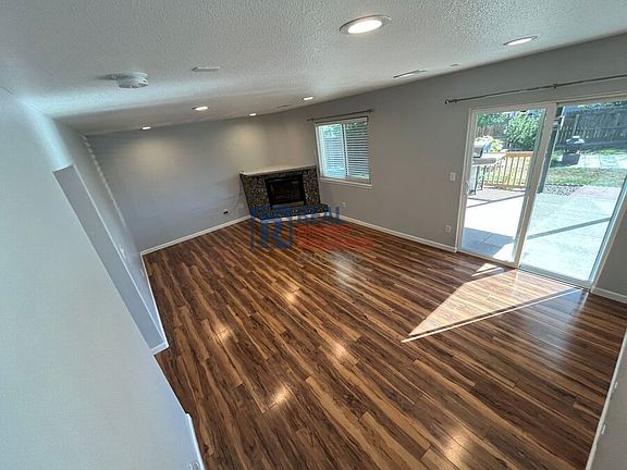 5th image of 4000 Dove Ln