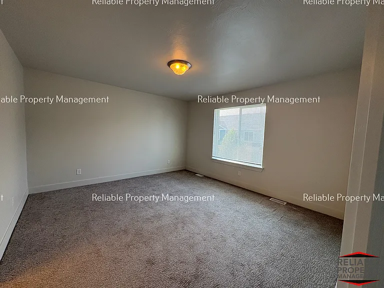 140 S Emery Ln — Photo 12