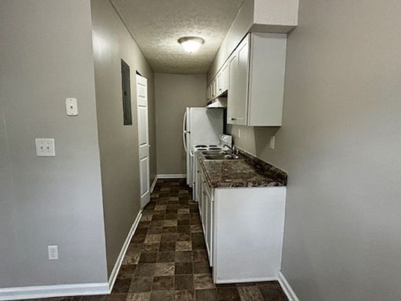 4th image of 437 Woodcreek Dr #19