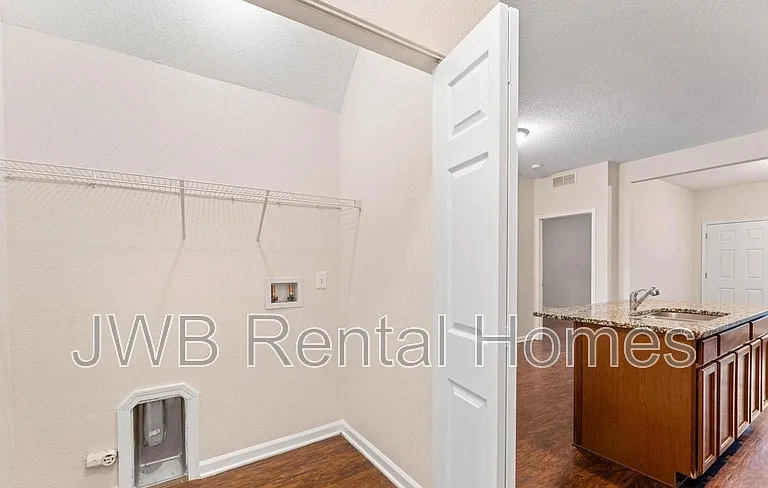 3330 Rayford St — Photo 8