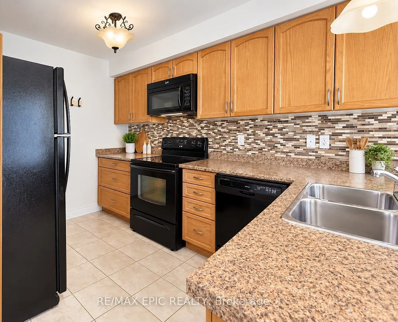 3 bed, $2,800 — Photo 4
