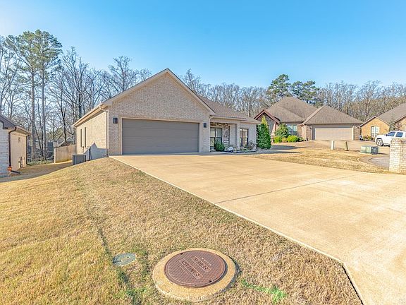 4th image of 1277 Sullivan Cir